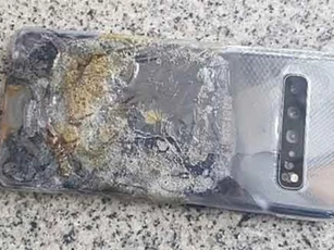 Samsung từ chối trách nhiệm trong vụ Galaxy S10 5G bốc cháy