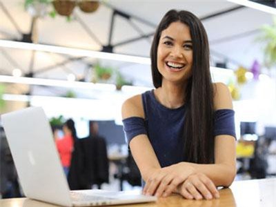 Bất ngờ với Kỳ lân công nghệ trị giá 1 tỷ USD của cô gái trẻ xinh đẹp