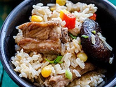 Đổi món cơm sườn ngô nấm hương dễ làm