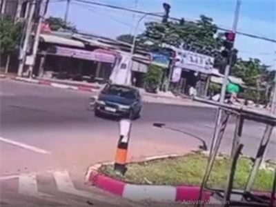 Tai nạn kinh hoàng chỉ vì muốn nhanh một giây