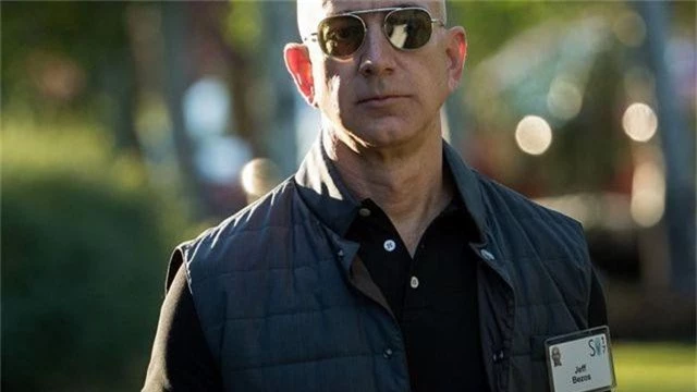 Chi 1,6 triệu USD/năm để lắp kính chống đạn ở văn phòng của tỷ phú Jeff Bezos - 1