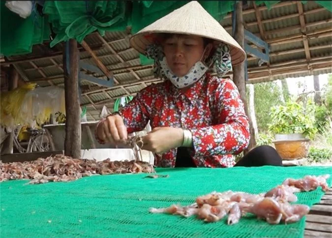 dan “vu nu chan dai” - dac san an giang 