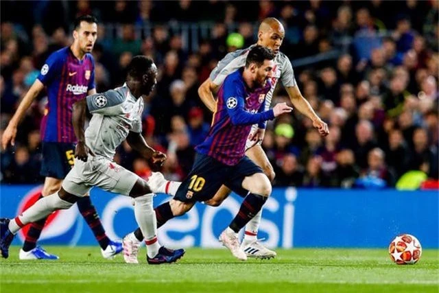 Lionel Messi: Người khổng lồ trong khuôn hình tí hon - 2