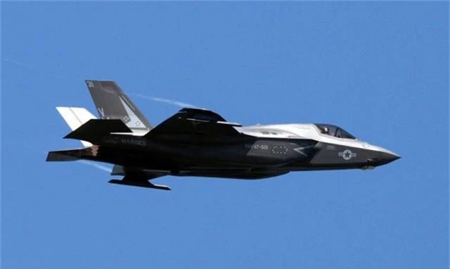 “Tia chớp” F-35 nhào lộn 12 động tác mãn nhãn trên bầu trời Mỹ - 5
