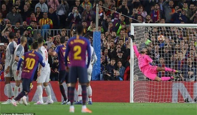 Van Dijk quá tầm thường trong cuộc chiến cá nhân với Messi - 2