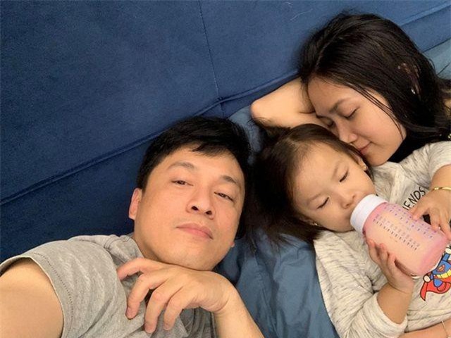 Rộ tin đồn hôn nhân trục trặc, Lam Trường khoe ảnh ba người một nhà hạnh phúc
