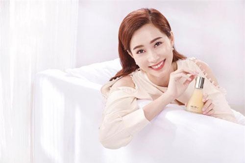 Vẻ đẹp hút hồn của Hoa hậu đẹp nhất Việt Nam