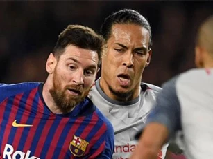 "Van Dijk quá tầm thường trong cuộc chiến cá nhân với Messi"