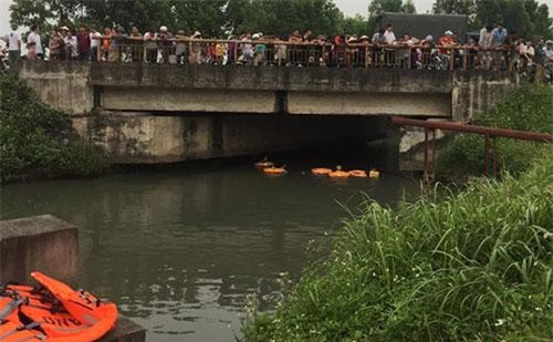 Bắc Ninh: Giận bố mẹ, nữ sinh lớp 8 dựng hiện trường giả nhảy sông tự tử