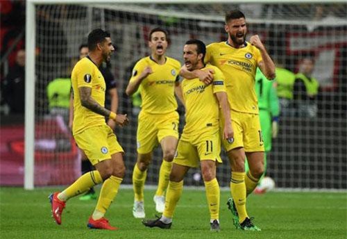 Hòa trên sân Frankfurt, Chelsea giành lợi thế ở bán kết Europa League