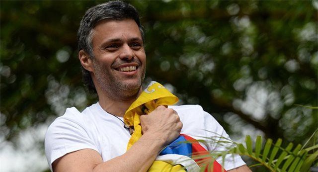 Venezuela ra trát bắt giữ thủ lĩnh tinh thần của phe đối lập sau đảo chính bất thành