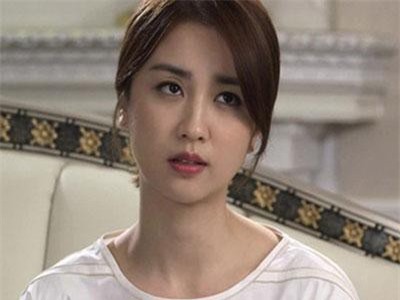 Bị bạn thân của chồng chê "đành hanh ghê gớm", tôi chỉ cười rồi đáp một lời khiến các chị ngượng chín mặt