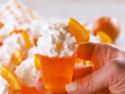 Thạch cocktail vị cam dễ ăn cho người ngại uống rượu