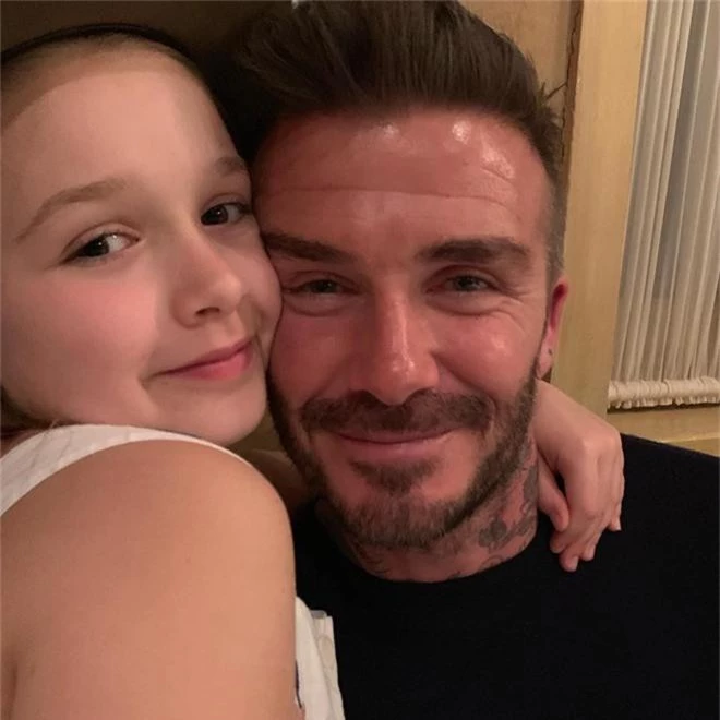 David Beckham và gia đình đón sinh nhật ấm cúng, nhan sắc xinh đẹp của bé út Harper Beckham đặc biệt gây chú ý - Ảnh 1.