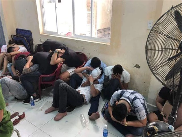 Đột kích quán bar tại Đà Nẵng: 80 người dương tính ma tuý - 3