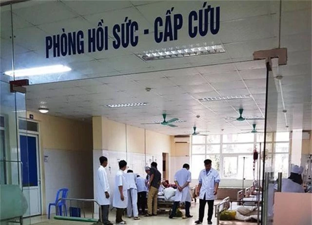 Người đàn ông xông vào trường đâm 1 học sinh tử vong, 4 học sinh bị thương - 1