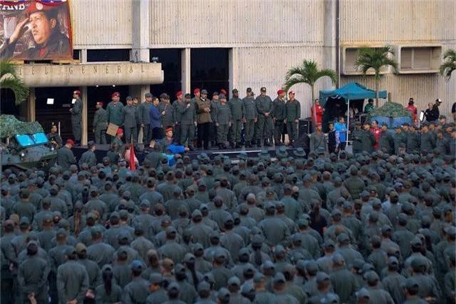Venezuela ra trát bắt giữ thủ lĩnh tinh thần của phe đối lập sau đảo chính bất thành - 3