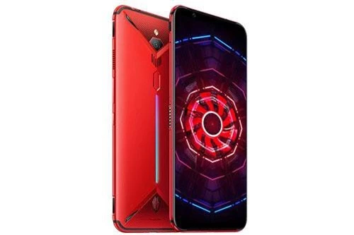 ZTE Nubia Red Magic 3 sử dụng vỏ ngoài bằng nhôm nguyên khối. Mặt lưng nổi bật với thiết kế góc cạnh cùng dải đèn LED RGB. Máy có kích thước 171,7x78,5x9,7 mm, cân nặng 215 g. 