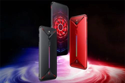 Nubia Red Magic 3 phiên bản RAM 6 GB/ROM 64 GB có giá 2.899 Nhân dân tệ (tương đương 9,95 triệu đồng). Phiên bản RAM 8 GB/ROM 128 GB được bán với giá 3.499 Nhân dân tệ (12,01 triệu đồng). Để sở hữu bản RAM 12 GB/ROM 256 GB, khách hàng phải đầu tư 4.299 Nhân dân tệ (14,76 triệu đồng). Máy có 4 màu đen, đỏ, camouflage, đỏ xanh.