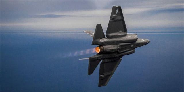 Mỹ bổ sung tính năng giúp “tia chớp” F-35 thêm sát thương khi không chiến