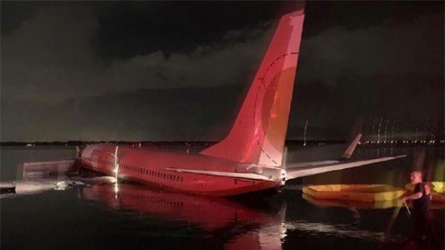 Hành khách kể giây phút máy bay Mỹ chở 143 người lao xuống sông
