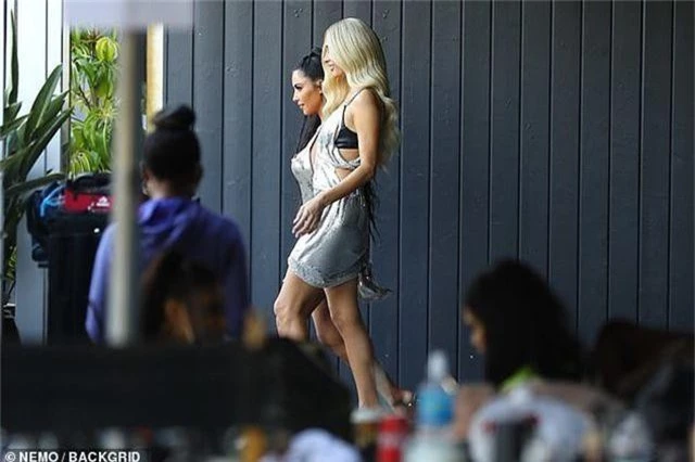 Kim Kardashian bất ngờ xuất hiện trong MV của Paris Hilton - 7