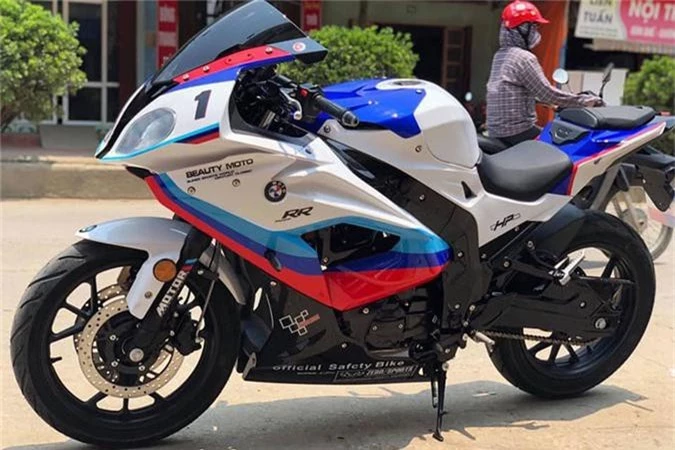 BMW S1000RR.