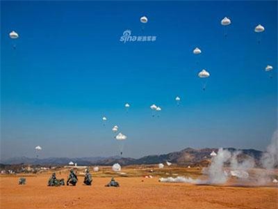 Khả năng không vận kinh hoàng của lính dù Trung Quốc