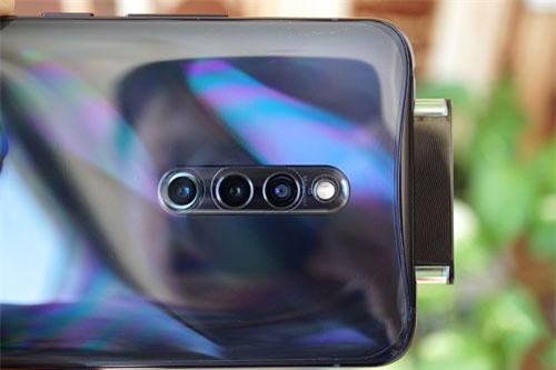 Smartphone 3 camera sau, chip S710, RAM 8 GB, pin 4.000 mAh, giá gần 14 triệu