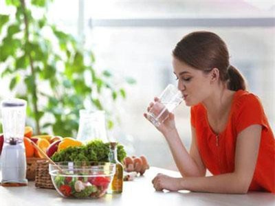 Đây là những điều được - mất khi bạn thực hiện phương pháp nhịn ăn uống nước