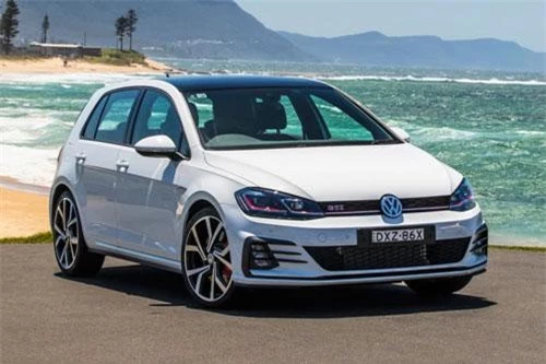 10. Volkswagen Golf.