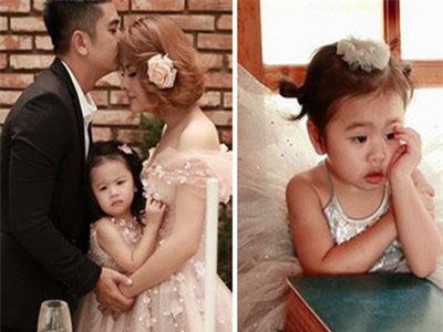 V&#xE2;n Trang khoe &#x1EA3;nh gia &#x111;&#xEC;nh h&#x1EA1;nh ph&#xFA;c nh&#x1B0;ng bi&#x1EC3;u c&#x1EA3;m c&#x1EE7;a con g&#xE1;i l&#x1EA1;i c&#xF3; g&#xEC; &#x111;&#xF3; sai sai