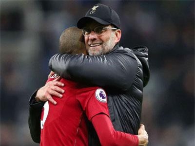 Klopp tự hào về học trò sau chiến thắng nghẹt thở