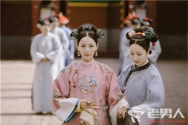 Chưa kịp mừng vì được đóng phim với chồng, Thuần phi đã té ngửa nhận ra vào vai mẹ con - Ảnh 1. Chưa kịp mừng vì được đóng phim với chồng, Thuần phi đã té ngửa nhận ra vào vai mẹ con - Ảnh 1.