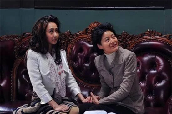 Chưa kịp mừng vì được đóng phim với chồng, Thuần phi đã té ngửa nhận ra vào vai mẹ con - Ảnh 8. Chưa kịp mừng vì được đóng phim với chồng, Thuần phi đã té ngửa nhận ra vào vai mẹ con - Ảnh 8.