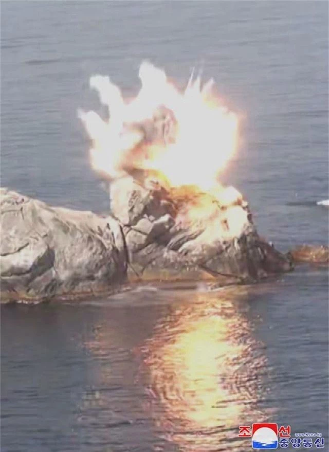 Dàn vũ khí Triều Tiên khai hỏa trong cuộc tập trận phòng thủ - 7