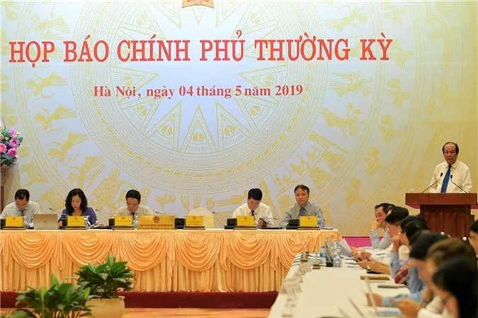 Phiên họp báo Chính phủ thường kỳ chiều 4/5 (Ảnh: VGP)