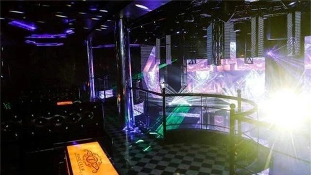 Hai nhóm thanh niên hỗn chiến vì tranh giành nữ tiếp viên quán bar - 1 Hai nhóm thanh niên hỗn chiến vì tranh giành nữ tiếp viên quán bar - 1