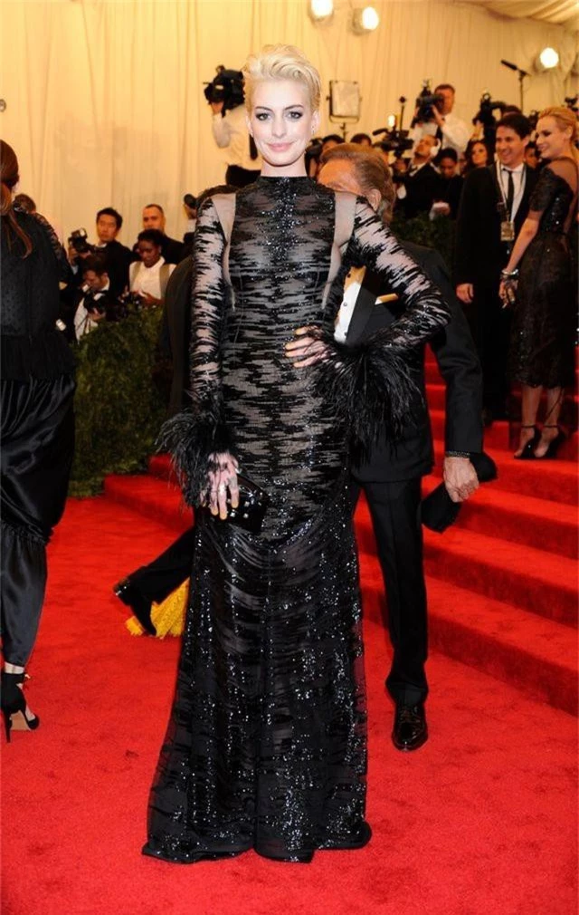 Những bộ đầm táo bạo nhất từng xuất hiện tại “đại tiệc thời trang” Met Gala - 8 Những bộ đầm táo bạo nhất từng xuất hiện tại “đại tiệc thời trang” Met Gala - 8