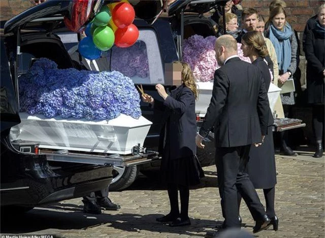 Tỷ phú Đan Mạch đau buồn tiễn đưa 3 con thiệt mạng vì vụ đánh bom ở Sri Lanka - 2