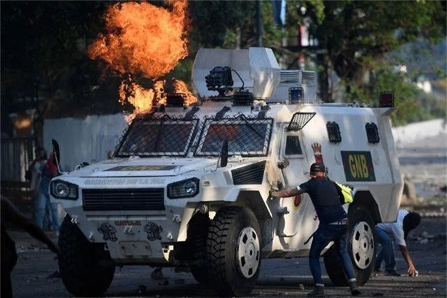 Xe bọc thép Trung Quốc sản xuất xuất hiện trong cuộc bạo động tại Venezuela - 1