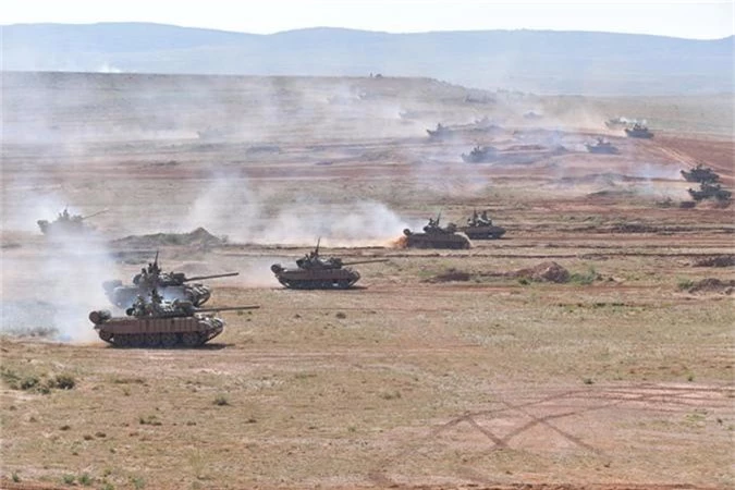 Xe tăng T-55 của Algeria bọc giáp “khủng”, Việt Nam có thể tham khảo - Hình 3 Xe tang T-55 cua Algeria boc giap “khung”, Viet Nam co the tham khao-Hinh-3
