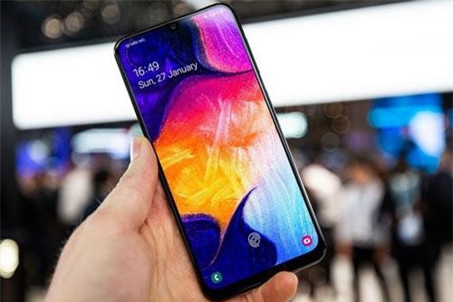 Galaxy M40 bất ngờ lộ diện với chip Snapdragon 675, pin 5000mAh, 3 camera sau