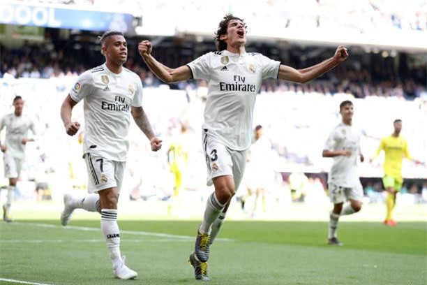 Real Madrid 3-2 Villarreal: Sai sót và may mắn