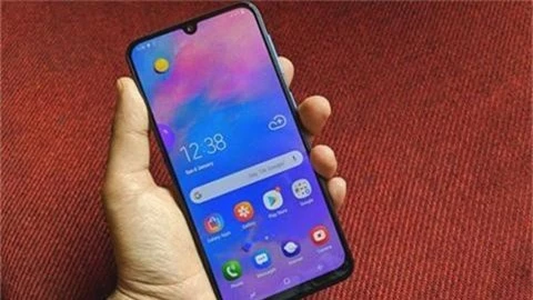 Galaxy M40 bất ngờ lộ diện với chip Snapdragon 675, pin 5000mAh, 3 camera sau