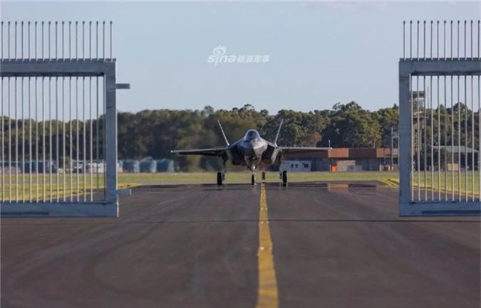 Khong quan Australia tiep tuc nhan tiem kich F-35A tu My
