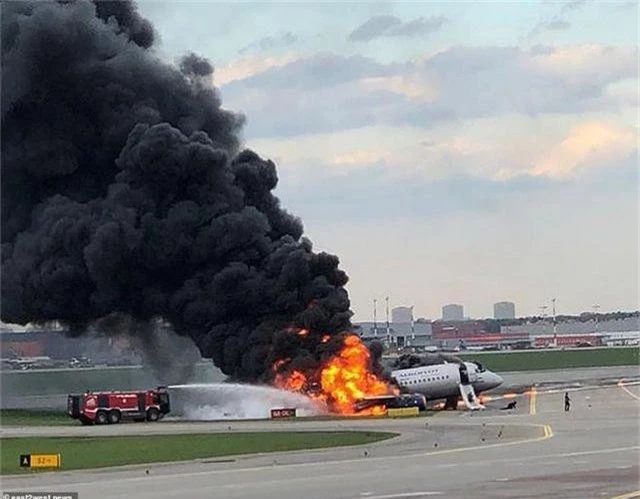 Phi công điều khiển máy bay Nga lên tiếng sau vụ tai nạn làm 41 người chết - 1