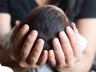 10 bộ phận trên cơ thể trẻ sơ sinh bố mẹ tốt nhất không nên đụng chạm thường xuyên để tránh tổn thương trẻ