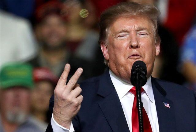 Ông Trump phàn nàn bị "lấy mất" 2 năm nhiệm kỳ