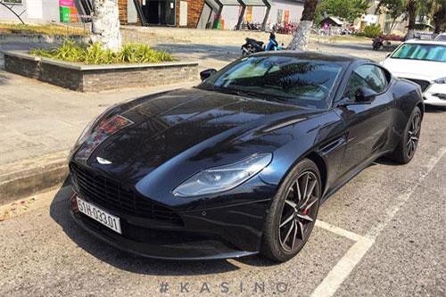 Siêu xe Aston Martin DB11 giá 15,8 tỷ lăn bánh tại Đà thành